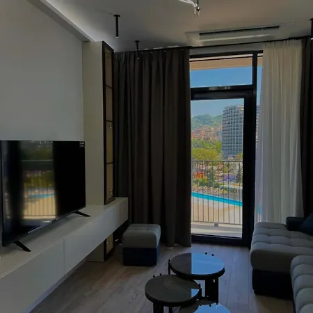 E's Lakeview Apartment *